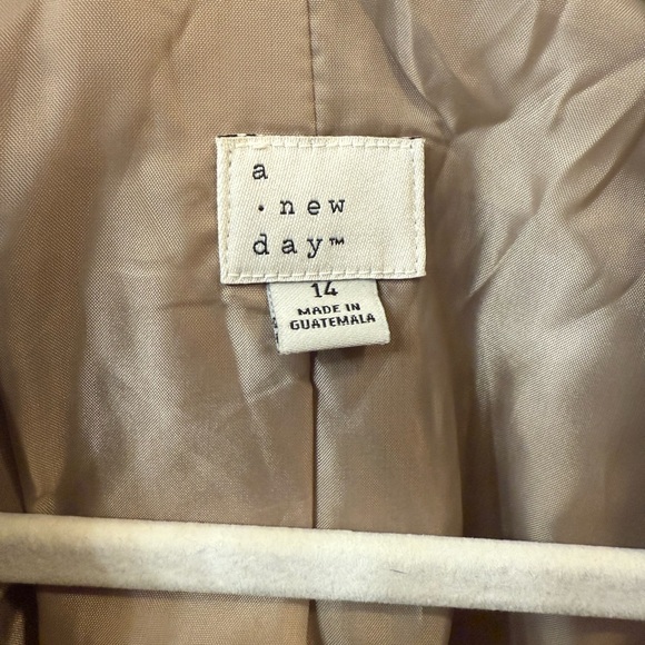 Brown & Tan Checkered Women’s Blazer - Picture 4 of 4